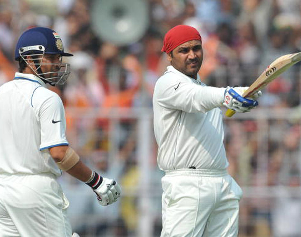 মুলতানে সচিন তেন্ডুলকর এবং বীরেন্দ্র সহবাগের মধ্যে ৩৩৬ রানের পার্টনারশিপ। ওই টেস্টেই ভারতের হয়ে প্রথম তিনশো রান করেন সহবাগ।