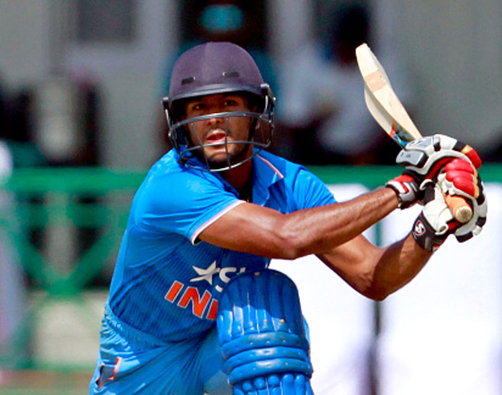 ময়াঙ্ক অগ্রবাল: আগের ম্যাচে ব্যাট করার তেমন সুযোগ আসেনি। তবে ব্যাট হাত দলের অন্যতম ভরসা। এ দিন দলে ময়াঙ্কের থাকা কার্যত নিশ্চিত।