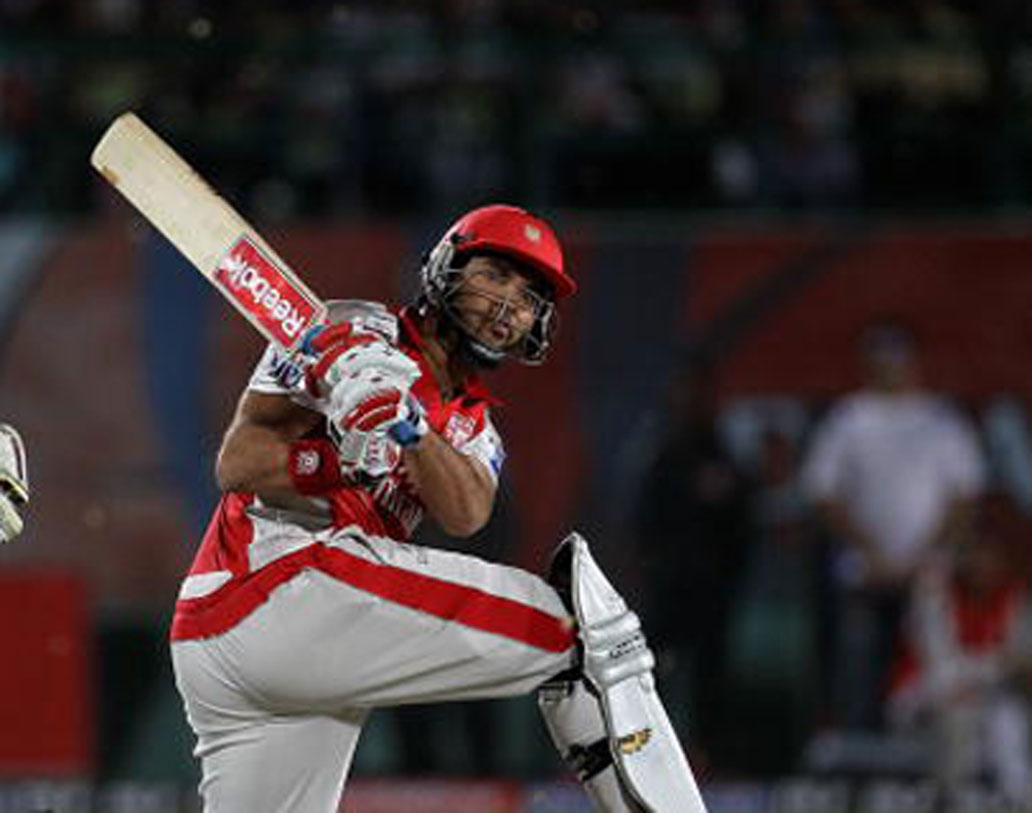 যুবরাজ সিংহ: তেমন ভাল খেলতে পারছেন না। যদিও অভিজ্ঞতার নিরিখে দলে থেকে যেতে পারেন। তবে, মার্কাস স্টোইনিসের খেলার সম্ভাবনাও উড়িয়ে দেওয়া যাচ্ছে না।