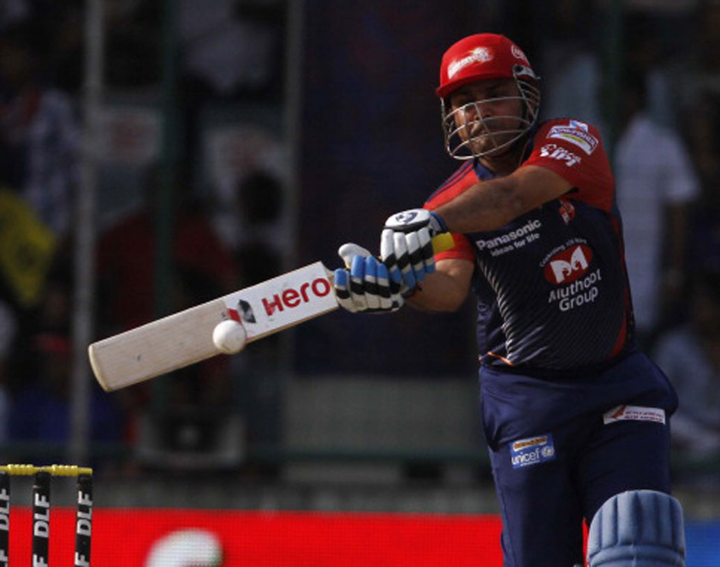 বীরেন্দ্র সহবাগ: প্রথম আইপিএলে দিল্লির অধিনায়ক সহবাগের স্ট্রাইক রেট ছিল সবচেয়ে বেশি। সেই ম্যাচে ৪ বলে ১২ রান করেন তিনি। বর্তমানে পঞ্জাবের কোচিংয়ের দায়িত্বে রয়েছেন সহবাগ।