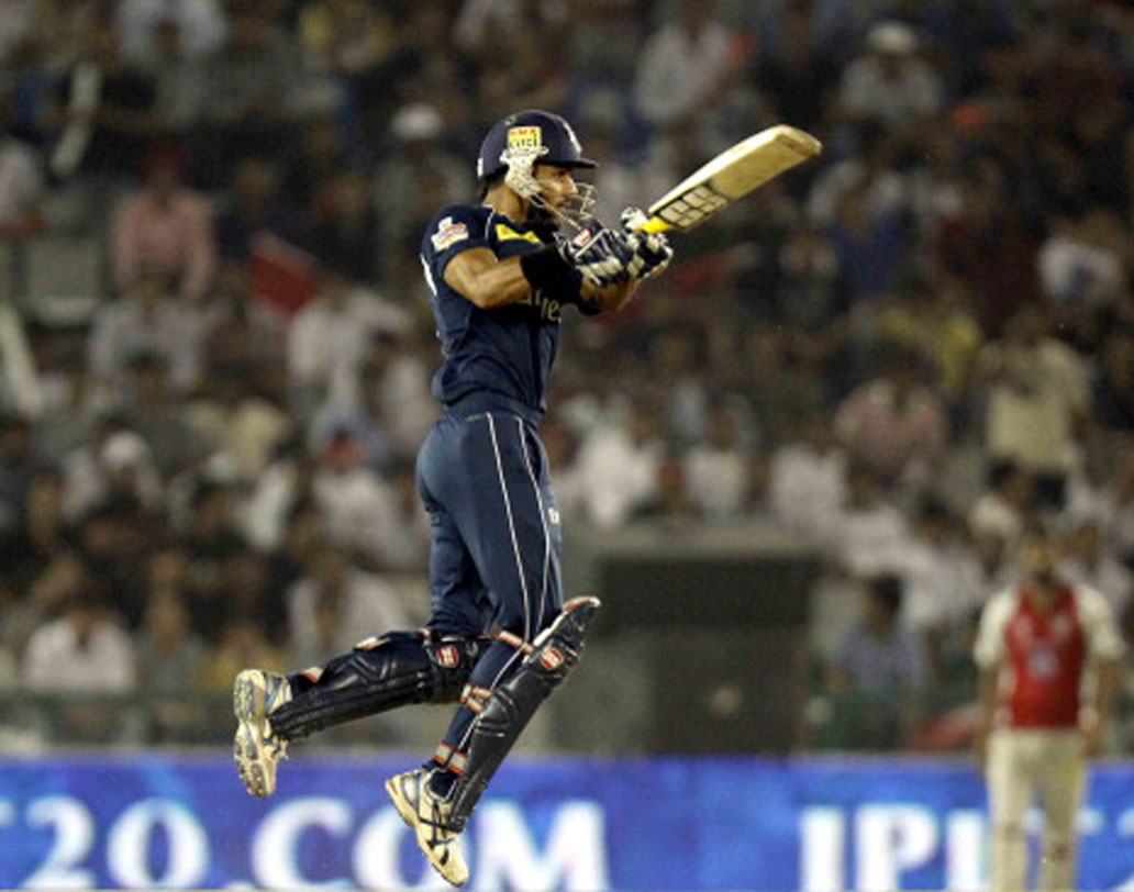 শিখর ধবন: গম্ভীরের সঙ্গে দ্বিতীয় উইকেটে তাঁর অপরাজিত সেঞ্চুরি পার্টনারশিপ রাজস্থানের বিরুদ্ধে ম্যাচ জেতায় দিল্লিকে। সে দিন ৪১ বলে অপরাজিত ৫২ করা ধবন এখন সানরাইজার্স হায়দরাবাদের অন্যতম ভরসা।