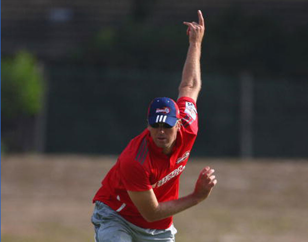 গ্লেন ম্যাকগ্রা: সেই ম্যাচে ৪ ওভারে ২১ রান দিয়ে ১ উইকেট নিয়েছিলেন অস্ট্রেলিয়ার প্রবাদপ্রতীম এই পেসার। ম্যাকগ্রা বর্তমানে চেন্নাইয়ে এমআরএফ পেস ফাউন্ডেশনের ডিরেক্টর হিসাবে কাজ করেন।