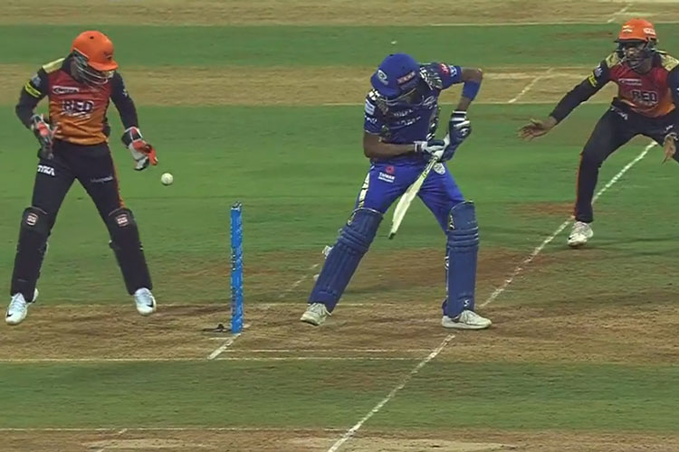 Pandya looked stunned after the Rashid's googly dgtl