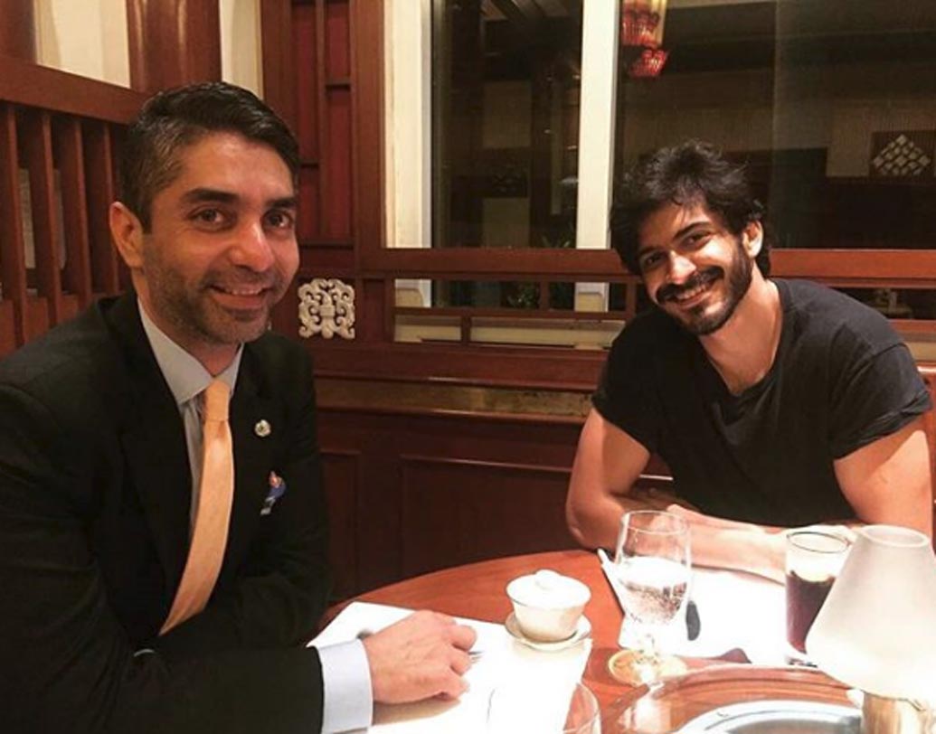 দ্য অভিনব বিন্দ্রা বায়োপিক: অলিম্পিক্সে শুটিংয়ে দেশের হয়ে ব্যক্তিগত ইভেন্টে প্রথম স্বর্ণপদক জয়ী অভিনব বিন্দ্রার জীবনী নিয়েও তৈরি হচ্ছে ছবি। অভিনবের ভূমিকায় দেখা যাবে অনিল কপূরের ছেলে হর্ষবর্ধন কপূরকে। ছবিটিতে অনিল কপূর অভিনয় করেছেন অভিনবের বাবার ভূমিকায়। এর আগে ‘মিরজিয়া’ ছবিতে দেখা গিয়েছিল হর্ষবর্ধনকে। তবে ছবিটি ফ্লপ করে।