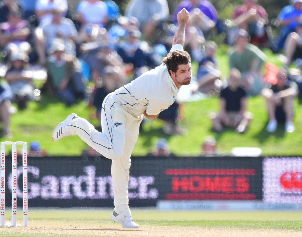 কলিন ডি গ্র্যান্ডহোম: চলতি মরসুমে চেন্নাইয়ের বিরুদ্ধে প্রথম ম্যাচ খেলেছেন এই কিউয়ি। গত ম্যাচে বল করার সুযোগ পাননি। এই ম্যাচে প্রয়োজন হবে অলরাউন্ডার গ্র্যান্ডহোমের। ছবি: এএফপি।