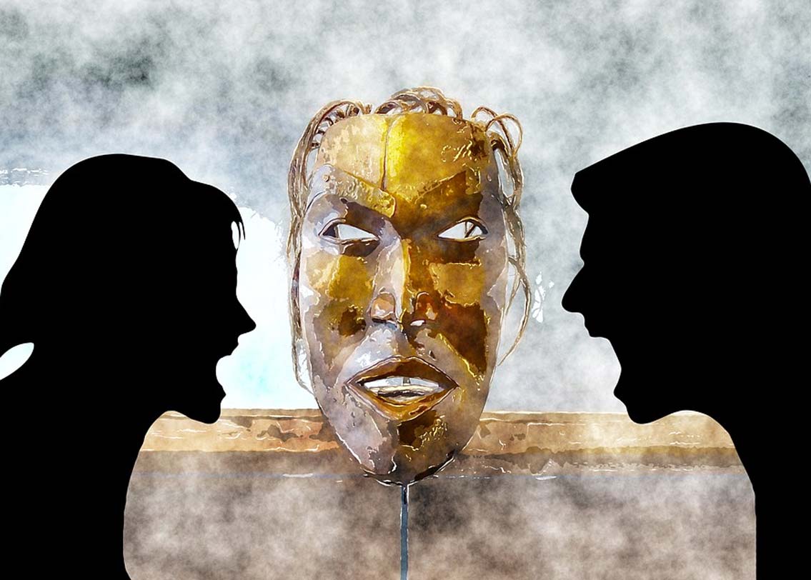 আপনার পার্টনার কি সব সময়ই আপনার ভুল খুঁজে বেড়ান। তা হলে তা কিন্তু ভবিষ্যতে আপনাদের সম্পর্কের অবনতি ঘটাবে। আপনার মতামতকে যদি গুরুত্ব না দেন তিনি, তা হলে বুঝবেন এই সম্পর্ক বেশিদিন টিকবে না।