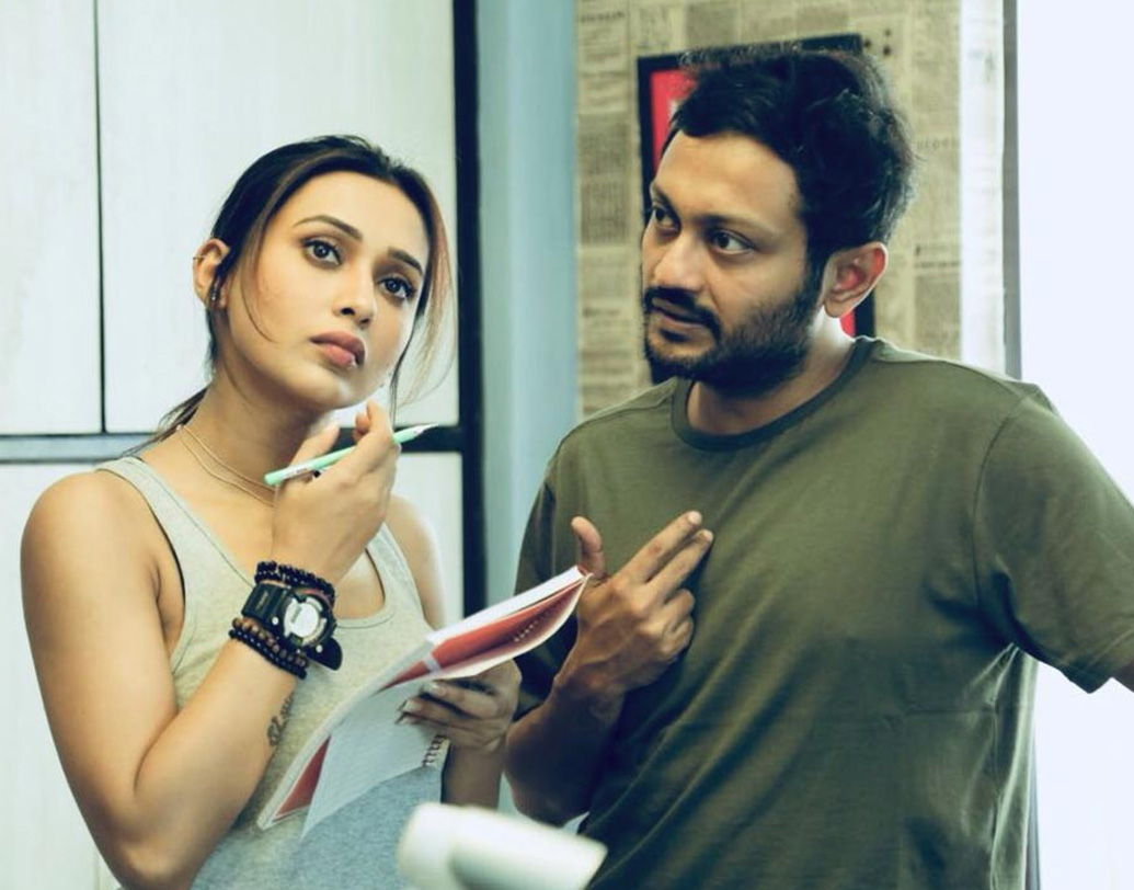 ‘ক্রিসক্রস’-এর ইরা হলেন মিমি চক্রবর্তী। চিত্র সাংবাদিক। বয়ফ্রেন্ডের সঙ্গে থাকেন।