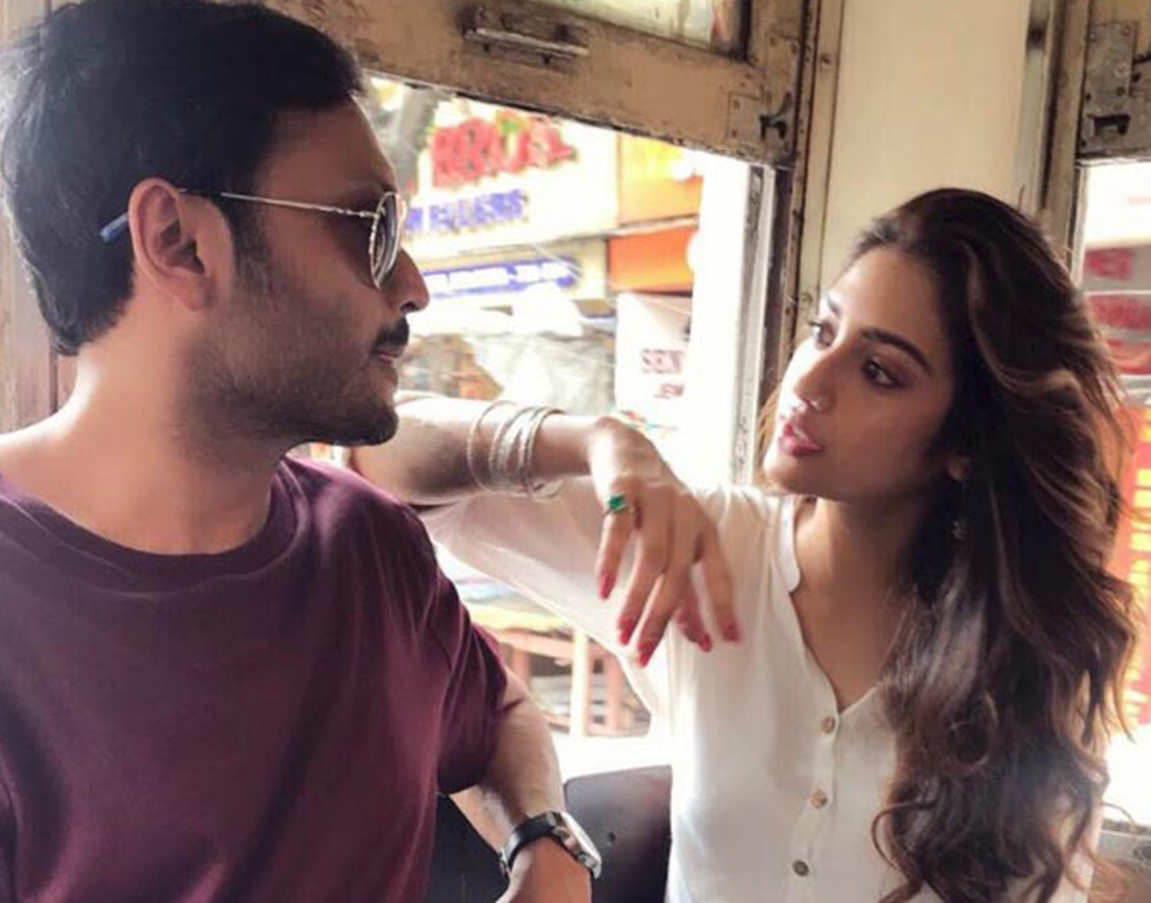 নুসরত জাহান। ‘ক্রিসক্রস’-এর মেহের। মুসলিম মেয়েটি স্ট্রাগলিং অভিনেত্রী।