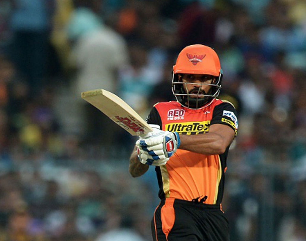 শিখর ধবন: ২০১৪ তে হায়দরাবাদের হয়ে ১০ ম্যাচে ২১৫ রান করেছিলেন। তার পর দায়িত্ব ছাড়েন শিখর। দল পরিচালনার দায়িত্ব পান ড্যারেন স্যামি।