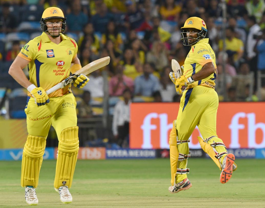 ওয়াটসন, রায়ুডুর ওপেনিং জুটি চেন্নাইকে প্রায় প্রতি ম্যাচে দুর্দান্ত শুরু দিয়েছে। এ দিন কিন্তু পাওয়ার প্লেতে তাঁদের কারও ব্যাটই কথা বলেনি। ১১ বলে ১২ করে আউট হন ওয়াটসন।