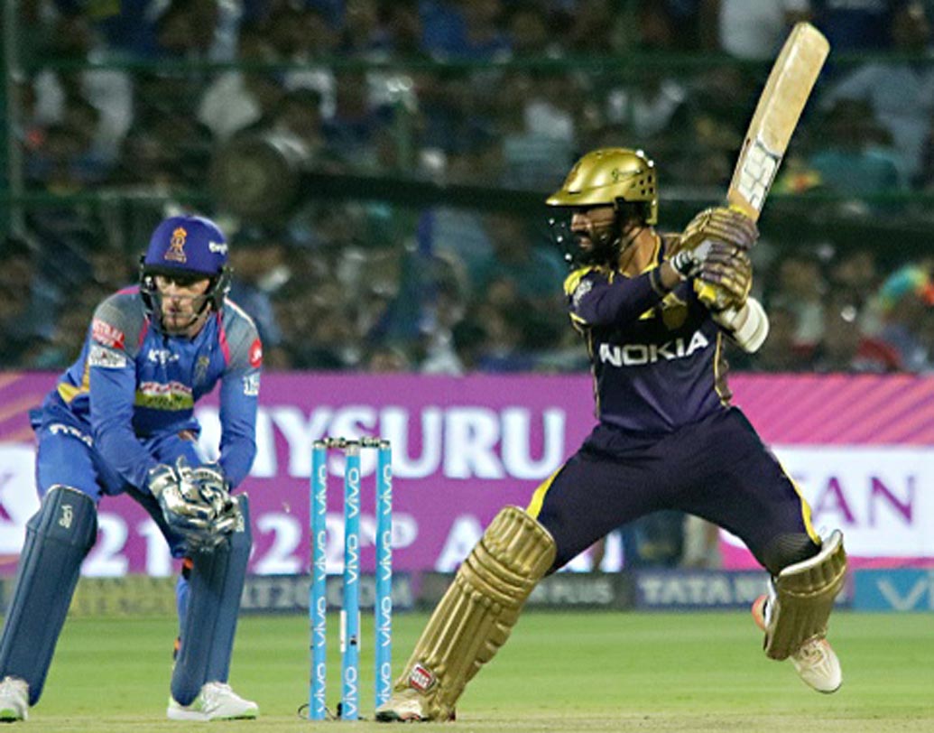 দীনেশ কার্তিক : অধিনায়ক দীনেশ কার্তিক এই মুহূর্তে দলের অন্যতম সেরা ব্যাটসম্যান। বিরাট চ্যালেঞ্জের মোকাবিলা করতে দীনেশের উপর খুবই নির্ভরশীল কেকেআর।