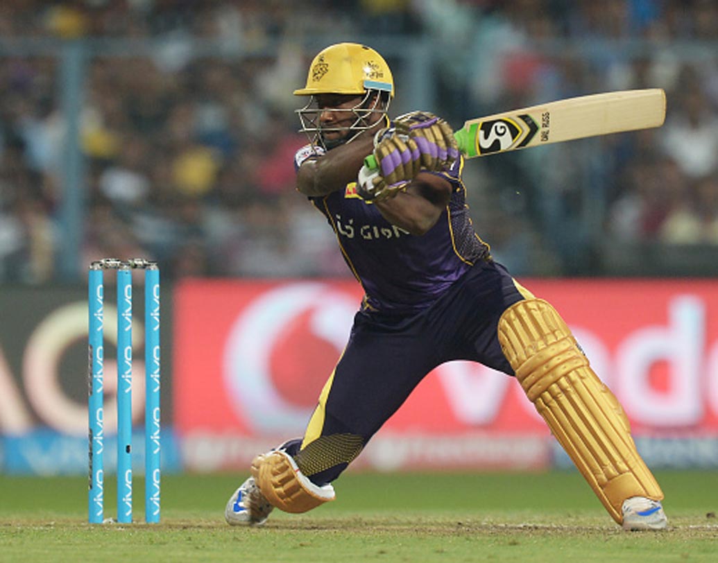 আন্দ্রে রাসেল: ব্যাট-বল উভয় দিক থেকেই এই ওয়েস্ট ইন্ডিজ ক্রিকেটারটি কেকেআরের সম্পদ। বিশেষ করে শেষ কয়েক ওভারে রাসেল ঝড় বড় রান তোলার ক্ষেত্রে দলকে সাহায্য করে এসেছে। রান পেয়েছেন দিল্লি ম্যাচেও।