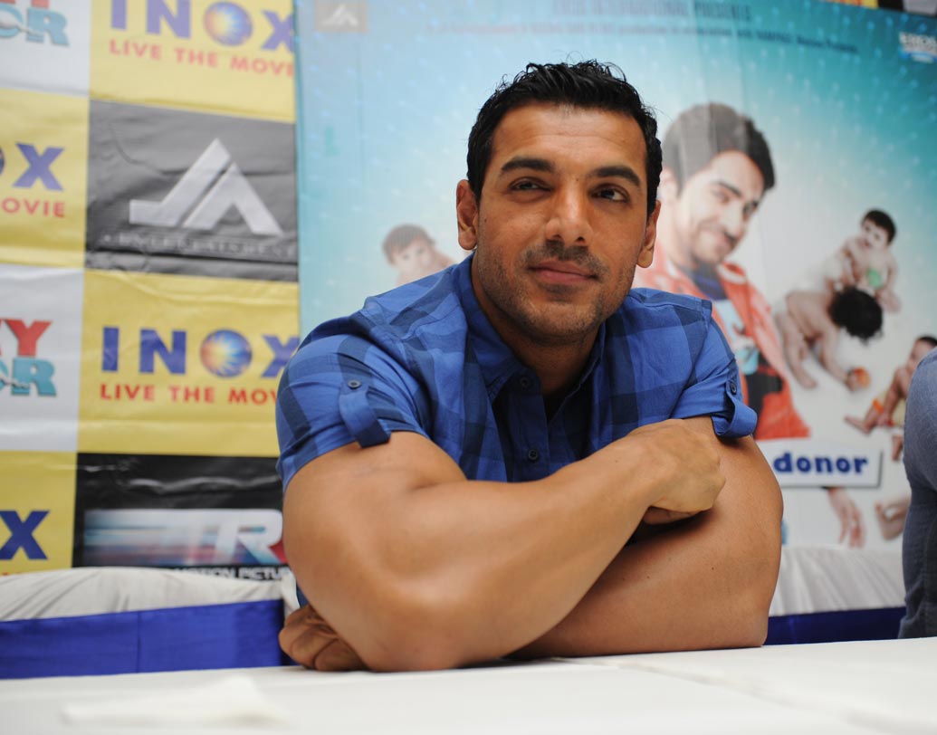 জন আব্রাহাম: মুম্বইতে জন আব্রাহামের প্রোডাকশন হাউসের নাম ‘জেএ এন্টারটেইনমেন্ট’। ২০০৮ সালে তৈরি হয়েছে ‘জেএ এন্টারটেইনমেন্ট’। ‘ভিকি ডোনর’ এবং ‘মাদ্রাজ কাফে’-র মতো ছবি মুক্তি পেয়েছে এই প্রোডাকশন হাউস থেকে।