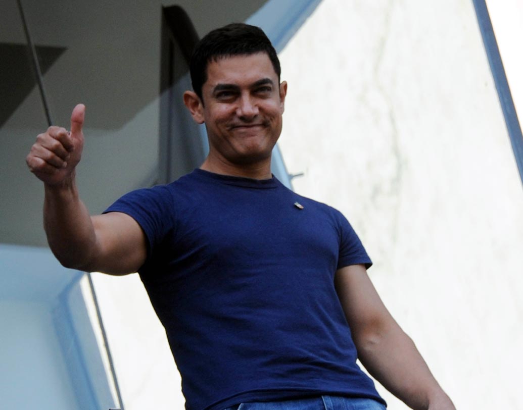 আমির খান: ১৯৯৯ সালে মুম্বইতে নিজের প্রোডাকশন হাউস খোলেন ‘মিস্টার পারফেকশনিস্ট’। ‘আমির খান প্রোডাকশন (একেপি)’-এর তৈরি প্রথম বড় ছবি ‘লগান’। আমিরের স্ত্রী কিরণ রাও এই প্রোডাকশন হাউসে সহ-পরিচালকের পদে রয়েছেন। তাঁর পরিচালনায় একেপি থেকে ২০০৭ সালে ‘তারে জমিন পর’ এবং ২০০৮ সালে ‘জানে তু ইয়া জানে না’ বক্স-অফিসে সাফল্য পেয়েছে।