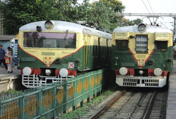 West Bengal News: Rail services interrupted due to stormwind