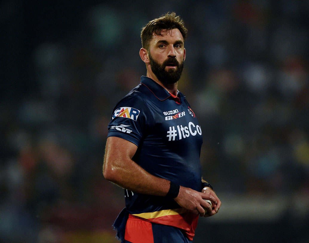 লিয়াম প্লাঙ্কেট: উইকেট না পেলেও কলকাতার বিরুদ্ধে বেশ ভালই বল করেছিলেন ইংল্যান্ডের এই বোলারটি। দিল্লির পেস আক্রমণের দায়িত্ব তাঁর কাঁধেই ছাড়তে চাইছে দিল্লি। ছবি: এএফপি।