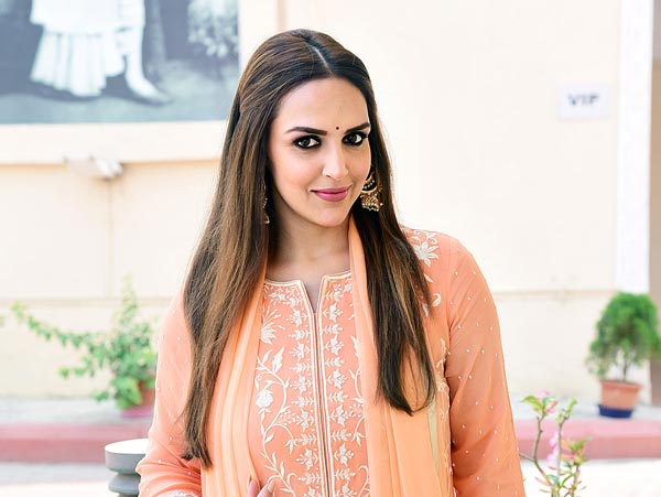 সাজানো-গোছানো সংসার ছিল। কিন্তু চিড় ধরে সেই সুখের সংসারে। 