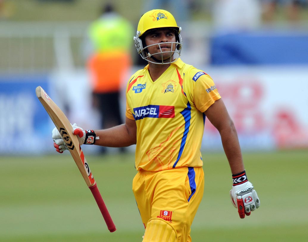 সুরেশ রায়না: আমাদের দলের তিন নম্বরে আসবেন সুরেশ রায়না। গত দশ আইপিএলে ধারাবাহিক পারফর্ম করা রায়না ১৬১ ম্যাচে ৩৪-এর বেশি গড়ে সাড়ে চার হাজারেরও বেশি রান করেছেন। ওভারপিছু সা়ড়ে সাতের কম রান দিয়ে নিয়েছেন ২৫ উইকেট।