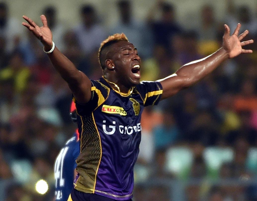 আন্দ্রে রাসেল: গত বারের মতো এ বারেও নাইটদের অন্যতম ভরসা হতে চলেছেন রাসেল। ডানহাতি এই ক্যারিবীয়র ব্যাটিং স্ট্রাইক রেট ১৭৩। ওভার প্রতি রান একটু বেশি দিলেও সঠিক সময়ে উইকেট তোলার ক্ষমতা রাখেন এই অলরাউন্ডার।