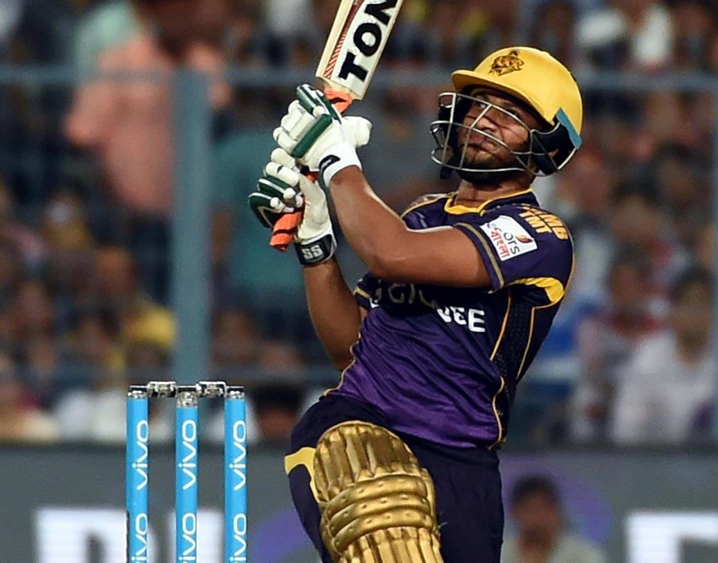 শাকিব অল হাসান: ব্যাট হাতে তেমন ভাবে নজর না কাড়তে পারলেও বল হাতে কিন্তু আইপিএলে যথেষ্ট সফল বাংলাদেশের সর্বকালের সেরা এই অলরাউন্ডার। আইপিএলে তাঁর বোলিং গড় মাত্র ৭.১৭।