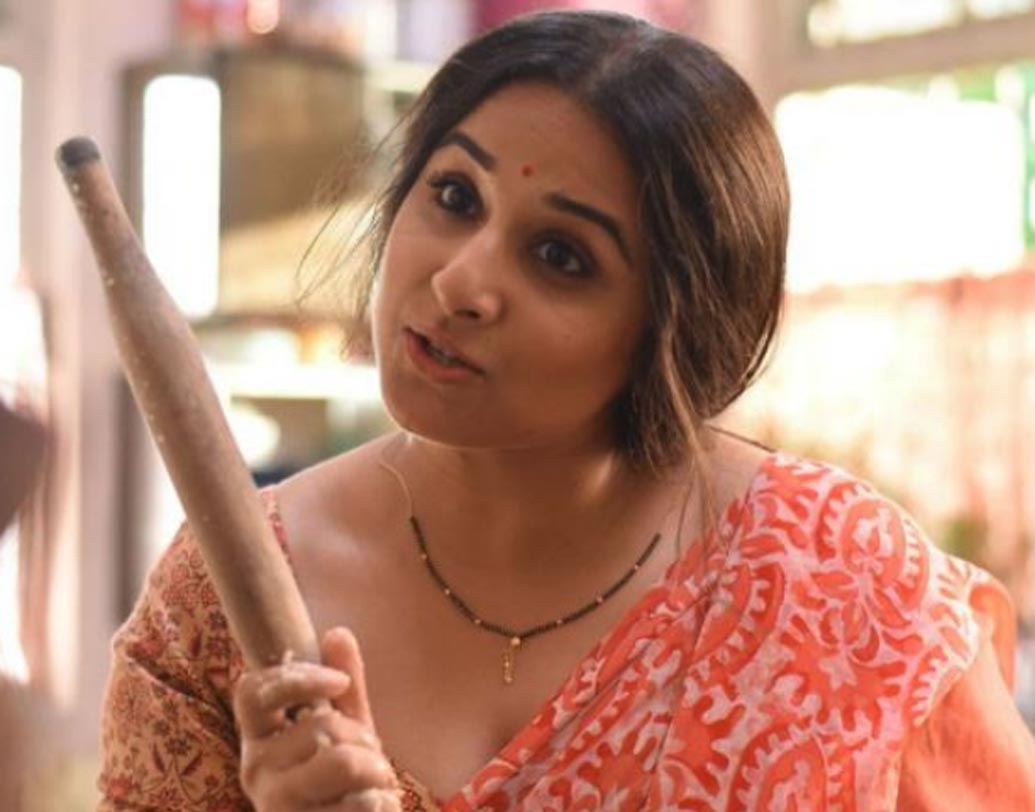 তাঁর ডেবিউ ছবি ‘পরিণীতা’ দেখে সেলাম ঠুকেছিল গোটা বলিউড। তবে বিদ্যা বালনের জন্ম কেরলের ছোট্ট একটা শহরে। পুথামকুরুসি নামের সেই শহর থেকেই উঠে এসে দর্শকদের অনর্গল উপহার দিয়ে চলেছেন ‘এন্টারটেনমেন্ট, এন্টারটেনমেন্ট অ্যান্ড এন্টারটেনমেন্ট।’