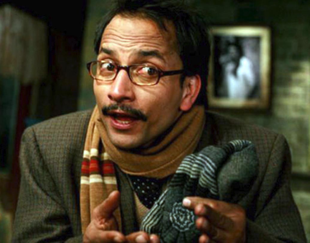 ‘তনু ওয়েডস মনু’-র পাপ্পি ভাই কে বোধ হয় সকলেরই মনে আছে। লিড রোলে না দেখা গেলেও পার্শ্বচরিত্রে একাধিক ছবিতে অভিনয় করেছেন দীপক দোব্রিয়াল। তাঁর অভিনীত প্রত্যেকটি চরিত্রই বলিউডে প্রশংসা পেয়েছে। আর এই দীপক এসেছেন উত্তরাখণ্ডের ছোট্ট গ্রাম সাতপুল থেকে।