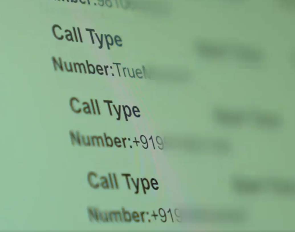 এর পর ওই ড্রাইভের ডাউনলোড হওয়া এইচটিএমএল ফোল্ডারটিতে ক্লিক করুন। সেখানেই আপনার যাবতীয় কল-এর হিস্ট্রি এবং এসএমএস লগ ডেটা মিলবে। সেখানে স্ক্রল করলেই দেখতে পাবেন যাবতীয় ইনকামিং এবং আউটগোয়িং কল-সহ এসএমএসের তথ্য। যা ফেসবুক সেভ করে রেখেছে।