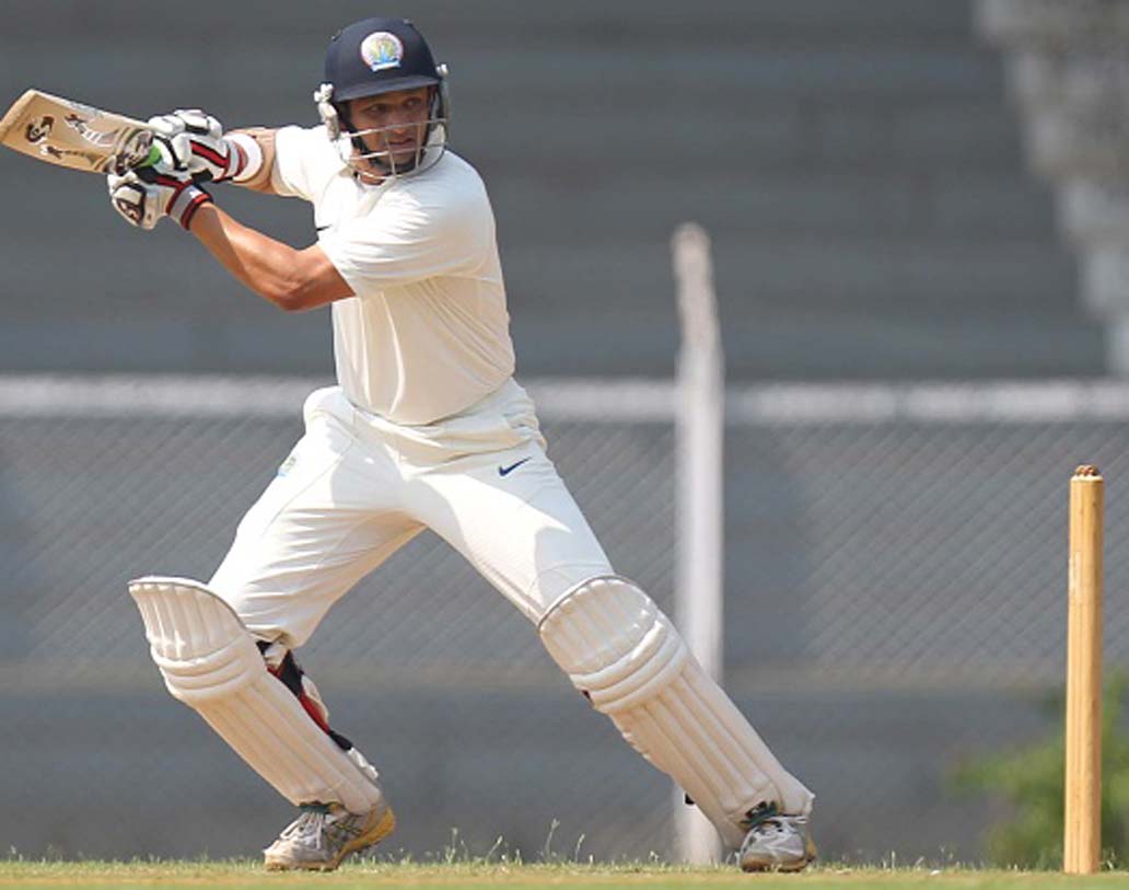 হৃষিকেশ কানিতকর: মধ্যপ্রদেশের এই অলরাউন্ডার দেশের হয়ে মাত্র ৩৪টি একদিনের ম্যাচ খেলেছিলেন। ১৯৯৮ সালে ঢাকায় ইন্ডিপেনডেন্স কাপে পাকিস্তানের বিরুদ্ধে ফাইনালে চার মেরে দেশকে জেতানো ইনিংস আজও সবাই মনে রেখেছেন।