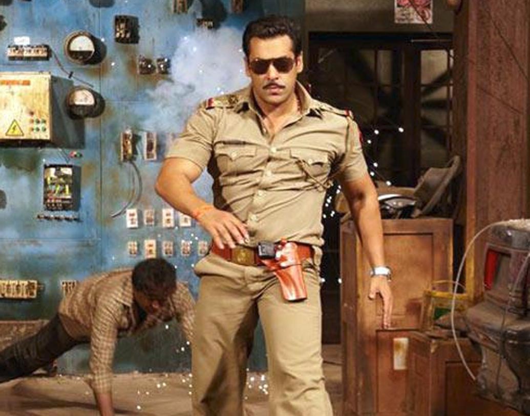 ‘দাবাং ১’ এবং ‘দাবাং ২’ বক্স-অফিসে অভাবনীয় হিট। ভক্তদের চমক দিতে ফের চুলবুল পান্ডেকে দেখা যেত ‘দাবাং’ সিরিজের পরের ছবি ‘দাবাং ৩’-এ। তবে প্রভু দেবা এবং আরবাজ খানের প্রযোজনার ছবিটির ঘোষণা হলেও কাজ শুরু করেননি সলমন।