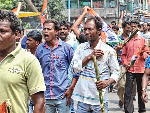 Bengal Panchayat Elections 2018: Group clash of TMC came in public