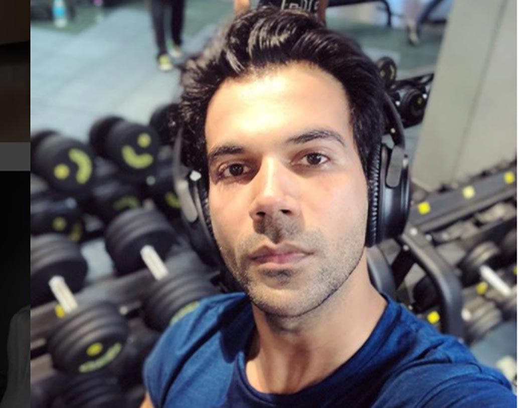 অভিনেতা রাজকুমার রাও আবার ৪ থেকে ৫টি গ্রুপে অ্যাকটিভ। তবে স্কুলের বন্ধুদের গ্রুপ ‘সিদ্ধেশ্বরিয়াস’-এই সবচেয়ে বেশি মেসেজ করেন তিনি।