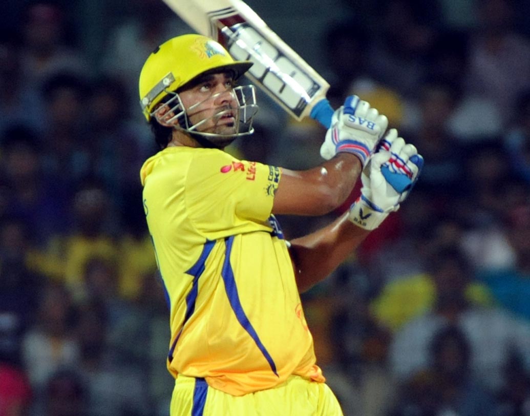 মুরলি বিজয়: চেন্নাইয়ের হয়ে প্রথম কয়েকটি মরসুমে খেলা এই ওপেনার বেশ কয়েকটি দল ঘুরে এ বার ফিরেছেন চেন্নাইতেই। ১০০টি আইপিএল ম্যাচে ২৬-এর উপর গড়ে দু’হাজারেরও বেশি রান করেছেন বিজয়।