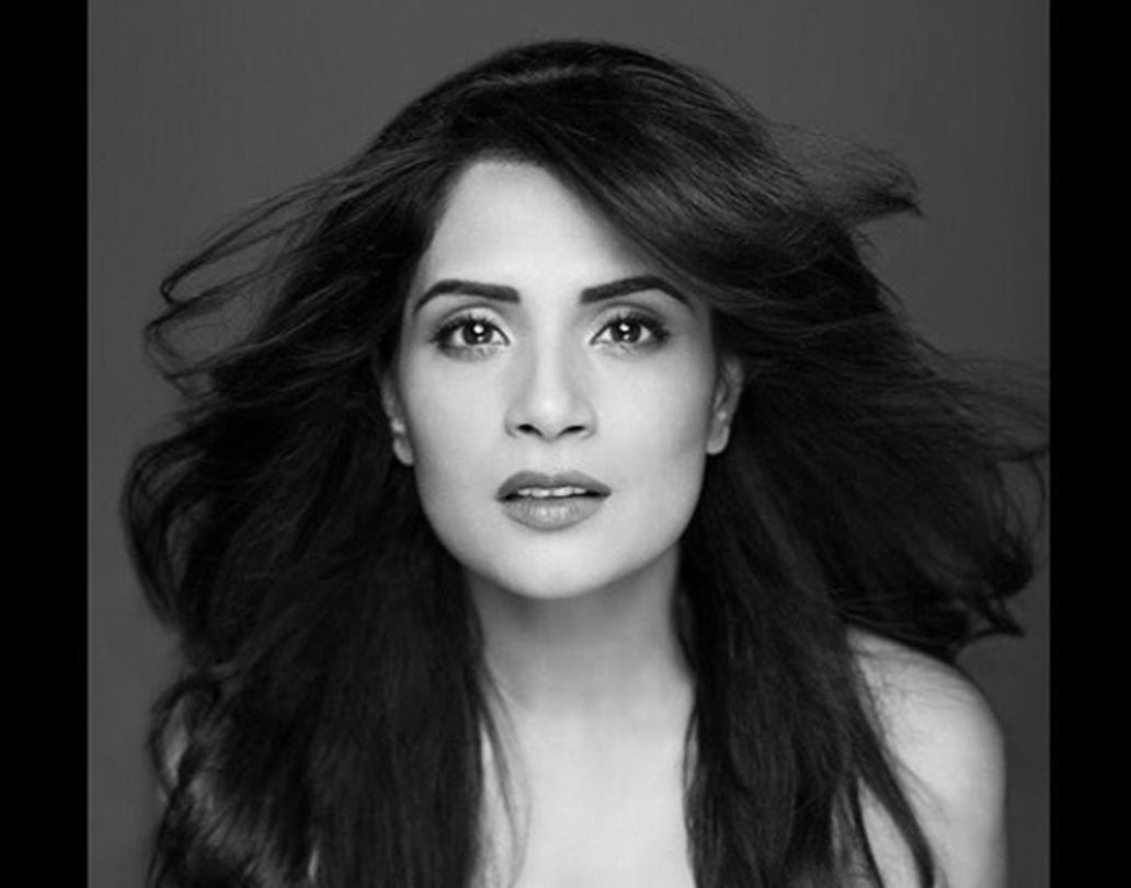 আমিষ খান না অভিনেত্রী রিচা চড্ডাও। বেশ কয়েকবার সাক্ষাত্কারেই নিজের ভেগান হওয়ার কথা জানিয়েছেন নায়িকা। মাছ-মাংস খান না তিনি বরাবর। খুবই স্বাস্থ্যকর ডায়েট করেন অভিনেত্রী।