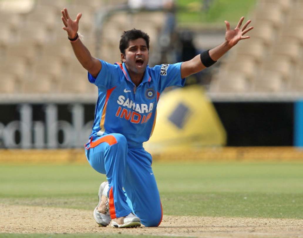 বিনয় কুমার: কেকেআর পেস ব্যাটারির অন্যতম ভরসা। ১০৩টি আইপিএল ম্যাচে ১০৩টি উইকেট পেয়েছেন। গড় ২৮.১৬।