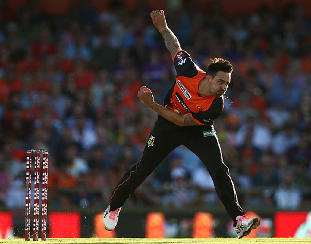 মিচেল জনসন: এই অজি স্পিডস্টার এখনও পর্যন্ত ৪৮টি ম্যাচ খেলেছেন। উইকেট পেয়েছেন ৫৯টি। গড় ২০.১৪। ইডেনে আজ কেকেআর-এর বড় ভরসাও বটে।