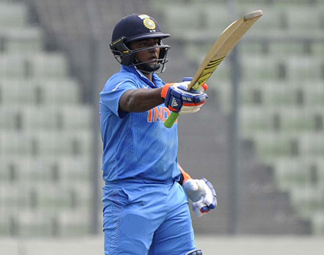 সরফরাজ খান: সে ভাবে এখনও শুরু করেননি। মাত্র ১৮টি ম্যাচ খেলেছেন। রান করেছেন ১৭৭।