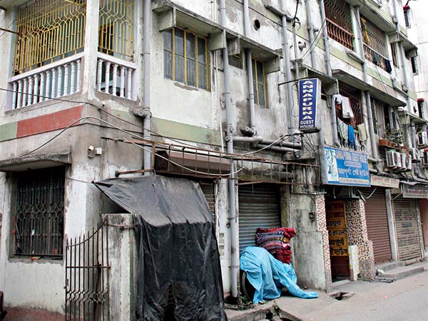 Kolkata News: Police recovered dead bodies from a guest house at Dakshineswar