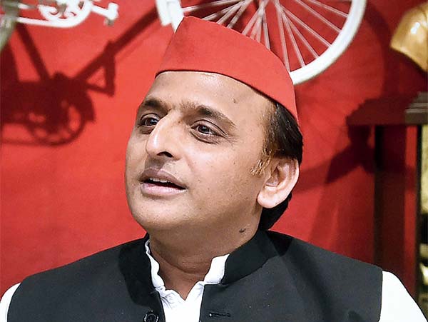 রাহুল-মায়াবতীদের সঙ্গে জোট নয়, ছোট দলের হাত ধরেই ভোটের তাস খেলবেন অখিলেশ