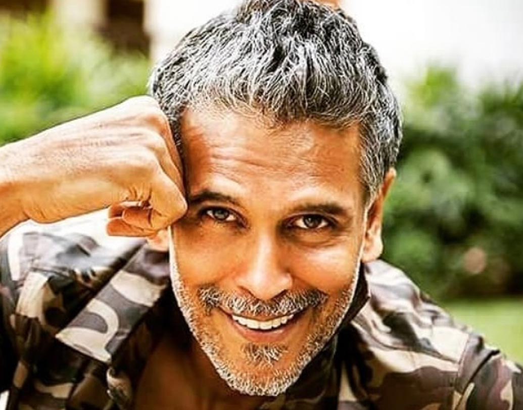 যদি সত্যিই মিলিন্দ অঙ্কিতার সঙ্গে গাঁটছড়া বাঁধেন,তবে এটি হবে তাঁর দ্বিতীয় বিয়ে। এর আগে ফরাসি অভিনেত্রী মেলিন জাম্পানোই-এর সঙ্গে বিয়ে করেছিলেন ভারতের ‘আয়রনম্যান’। তবে তিন বছর পর, ২০০৯ সালে তাঁদের বিয়ে ভেঙে যায়।