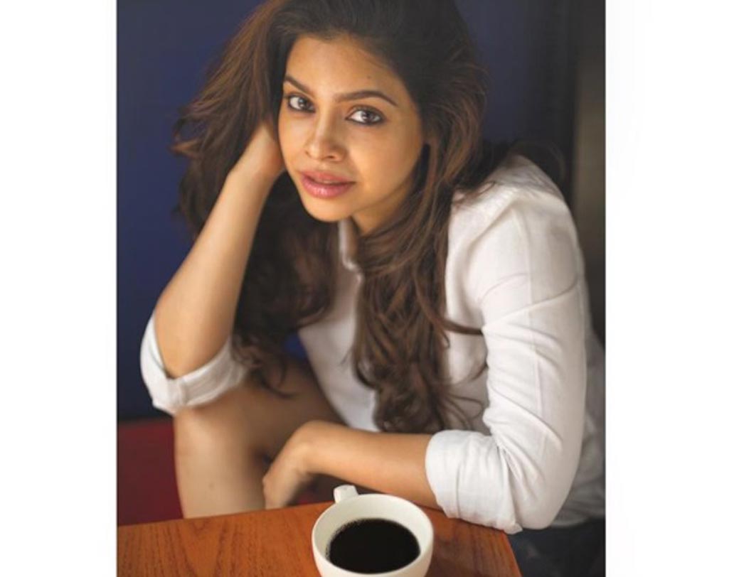 সব ক’টি ছবিতেই একেবারে অন্য মেজাজে ধরা দিয়েছেন অভিনেত্রী।