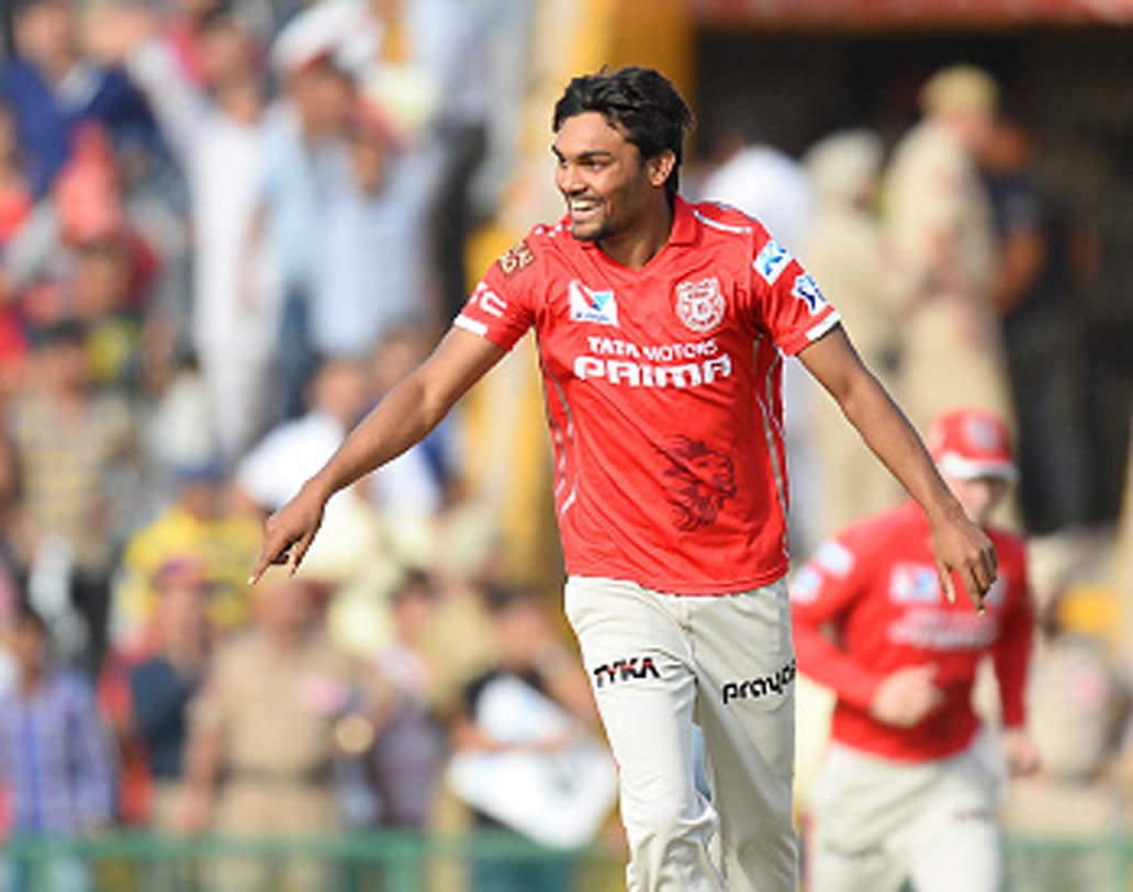 সন্দীপ শর্মা: বোলার সন্দীপ শর্মার উইকেট নেওয়ার ক্ষমতা রয়েছে। ৫৬টি ম্যাচে উইকেট পেয়েছেন ৭১টি। গড় ২২.৪১।