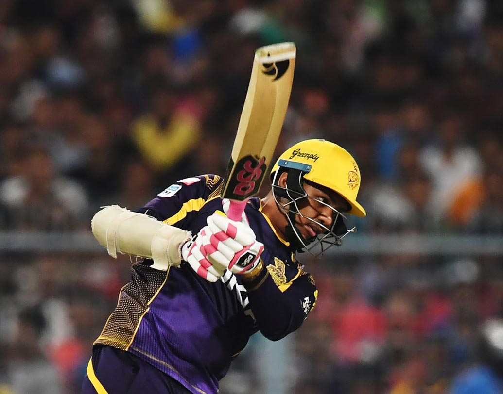 সুনীল নারিন: ইডেনে রবিবারের ম্যাচে ১৭ বলে অর্ধশতরান করেন নারিন। মূলত তাঁর ব্যাটে ভর করেই কোহালিদের হারিয়ে দেয় নাইটরা।