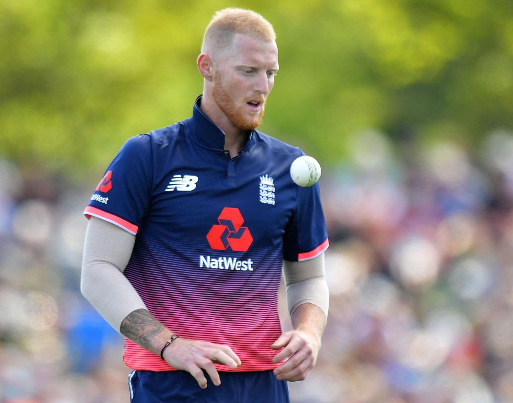 বেন স্টোকস: অলরাউন্ডার হিসেবে প্রথম ম্যাচে দলে ঠাঁই পাওয়ার সম্ভাবনা একশো শতাংশ। এখনও পর্যন্ত ১২ ম্যাচে ৩১৬ রান করেছেন। উইকেট পেয়েছেন ১২টি।