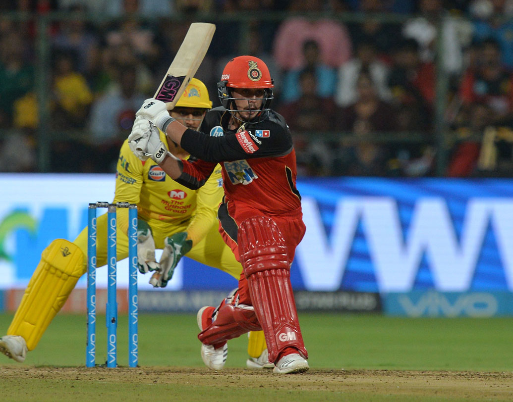 কুইন্টন ডি কক: ফর্মে ফেরার ইঙ্গিত দিয়েছেন দক্ষিণ আফ্রিকার এই মারকুটে উইকেটরক্ষক। আজও ওপেন করতে পারেন তিনি।