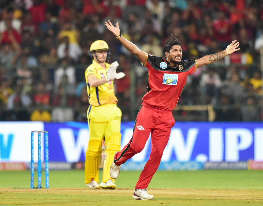 উমেশ যাদব: দুরন্ত ফর্মে রয়েছেন ভারতীয় এই পেসার। চেন্নাইয়ের বিরুদ্ধেও ভাল বল করেছেন। যদিও কলকাতার বিরুদ্ধে কোনও উইকেট পাননি। তাও মুম্বইয়ের বিরুদ্ধে তাঁর বাদ পড়ার সম্ভাবনা নেই।