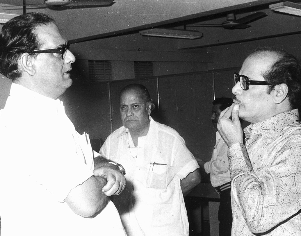 ১৯৮৫। হেমন্ত মুখোপাধ্যায়ের সঙ্গে মান্না দে।