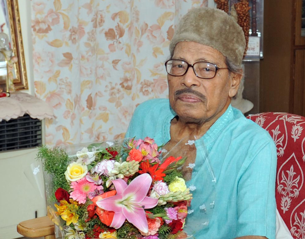 ২০১২। বেঙ্গালুরুর বাড়িতে শিল্পীর জন্মদিন পালন।