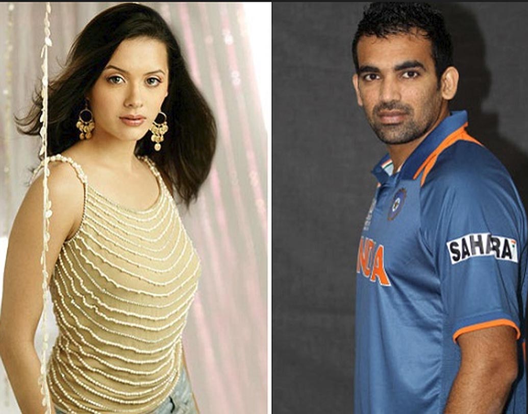 জাহির খান-ইশা শর্বানি: গত বছরই ‘চক দে’ খ্যাত সাগরিকা ঘাটগের সঙ্গে গাঁটছড়া বেঁধেছেন জাহির। তার আগে অভিনেত্রী ইশা শর্বানির সঙ্গে জাহিরের প্রেমের কথা শোনা গিয়েছিল। দীর্ঘ আট বছরের সম্পর্ক ছিল তাঁদের। পরে সেই সম্পর্কে ছেদ পড়ে।