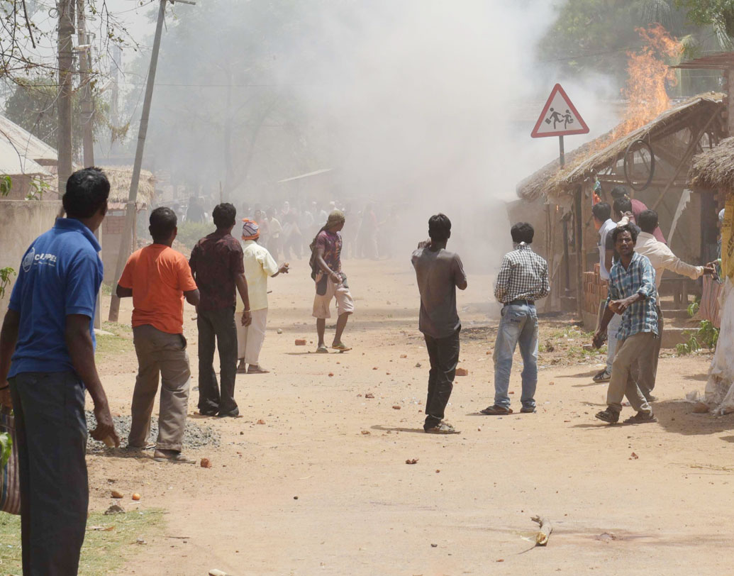মনোনয়ন ঘিরে রণক্ষেত্র সিউড়ির ১ নম্বর ব্লক। চলে ব্যাপক বোমাবাজি।