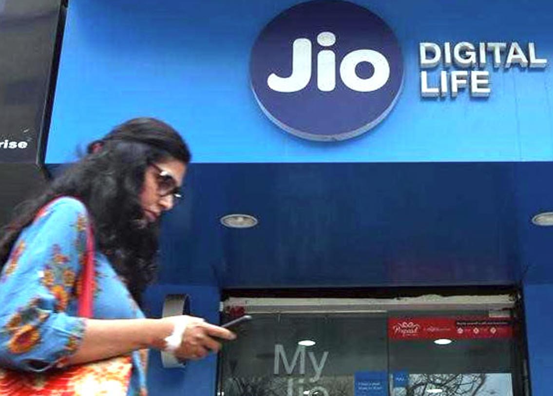 ‘জিরো টাচ’ জিও-র নতুন পোস্টপেড প্ল্যান। যাতে মাত্র ১৯৯ টাকায় আপনি পেয়ে যাবেন দুর্দান্ত অফার।